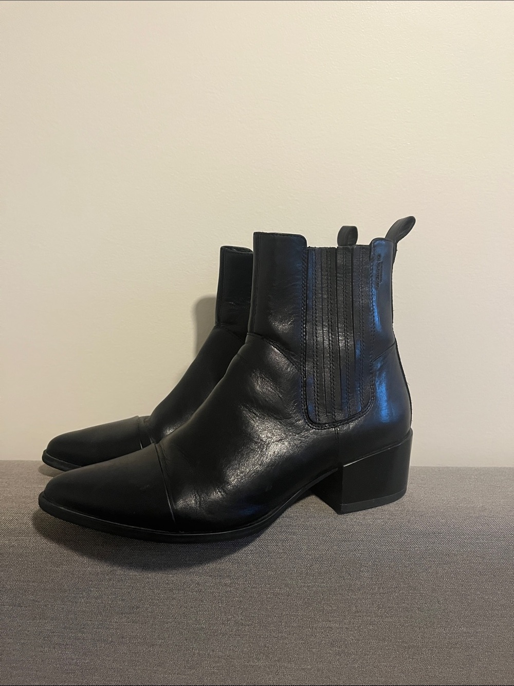 Vagabond Marja Black Leather Chelsea Ankle Boots